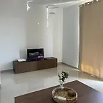 Luxe Living - Modern 3 Bedroom Lägenhet