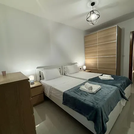 Luxe Living - Modern 3 Bedroom Apartament