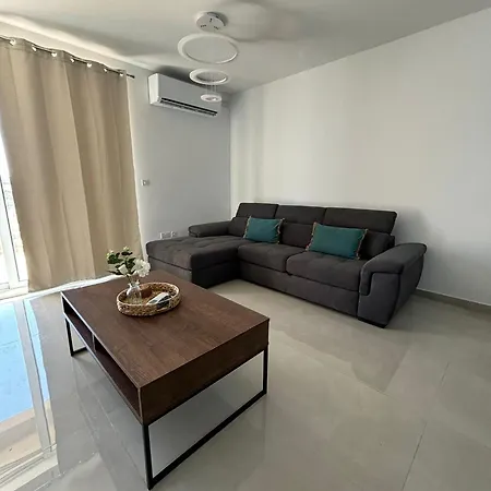 Apartament Luxe Living - Modern 3 Bedroom *