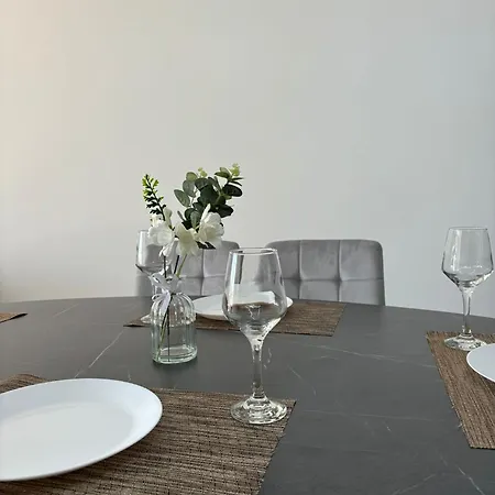 Apartamento Luxe Living - Modern 3 Bedroom