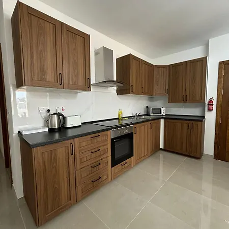 Luxe Living - Modern 3 Bedroom Apartament *