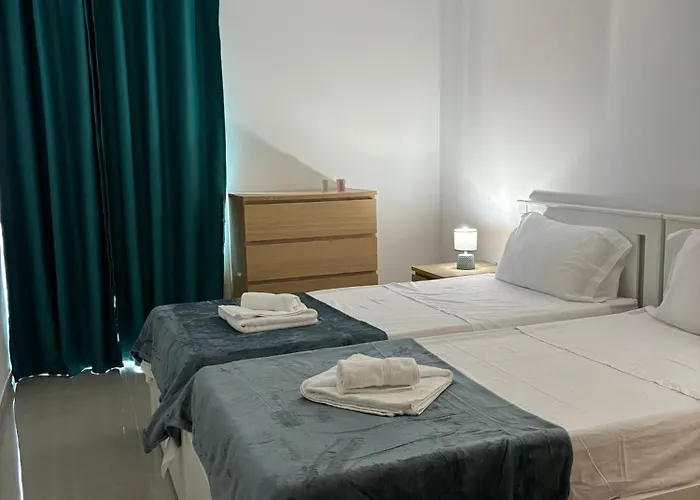 Luxe Living - Modern 3 Bedroom Apartman Xgħajra