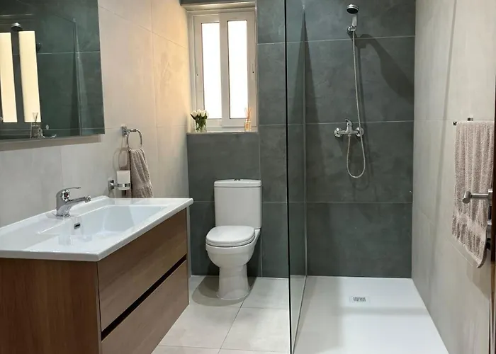 Luxe Living - Modern 3 Bedroom Apartman