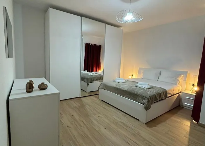 Luxe Living - Modern 3 Bedroom